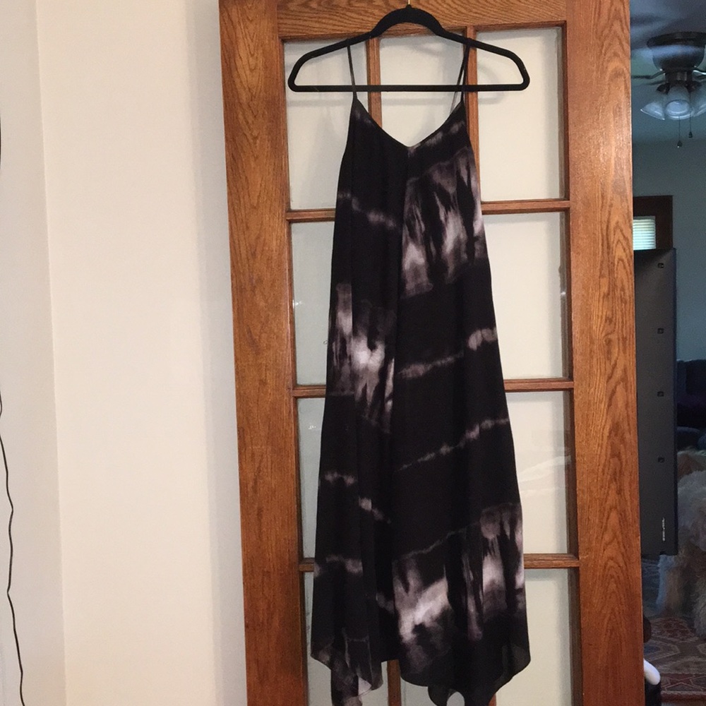 Flowy black and white tie-dyed dress